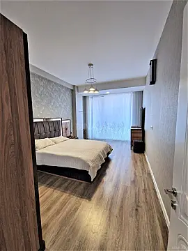 Kirayə verilir 4 otaqlı mənzil 170 m²