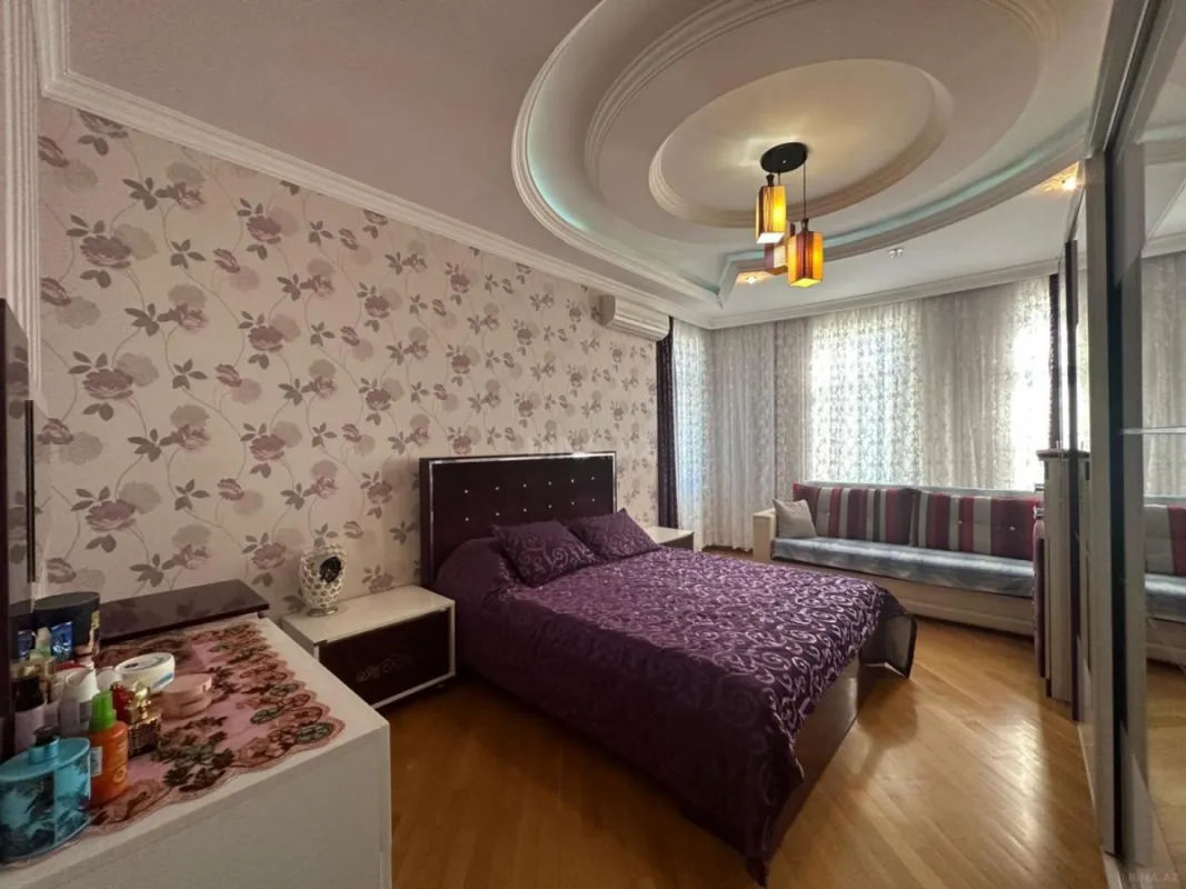 Kirayə verilir 4 otaqlı mənzil 150 m²