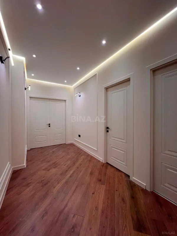 Satılır 2 otaqlı mənzil 105 m²