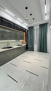 Satılır 4 otaqlı mənzil 178 m²
