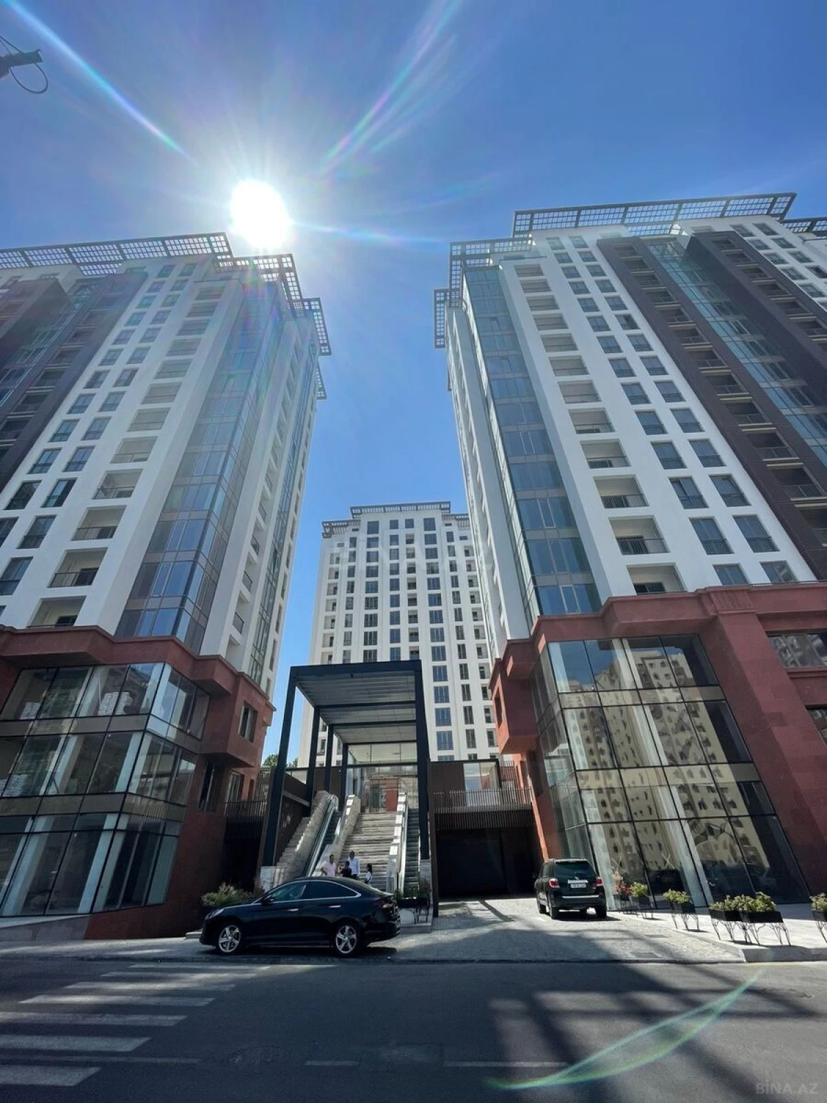 Satılır 4 otaqlı mənzil 178 m²