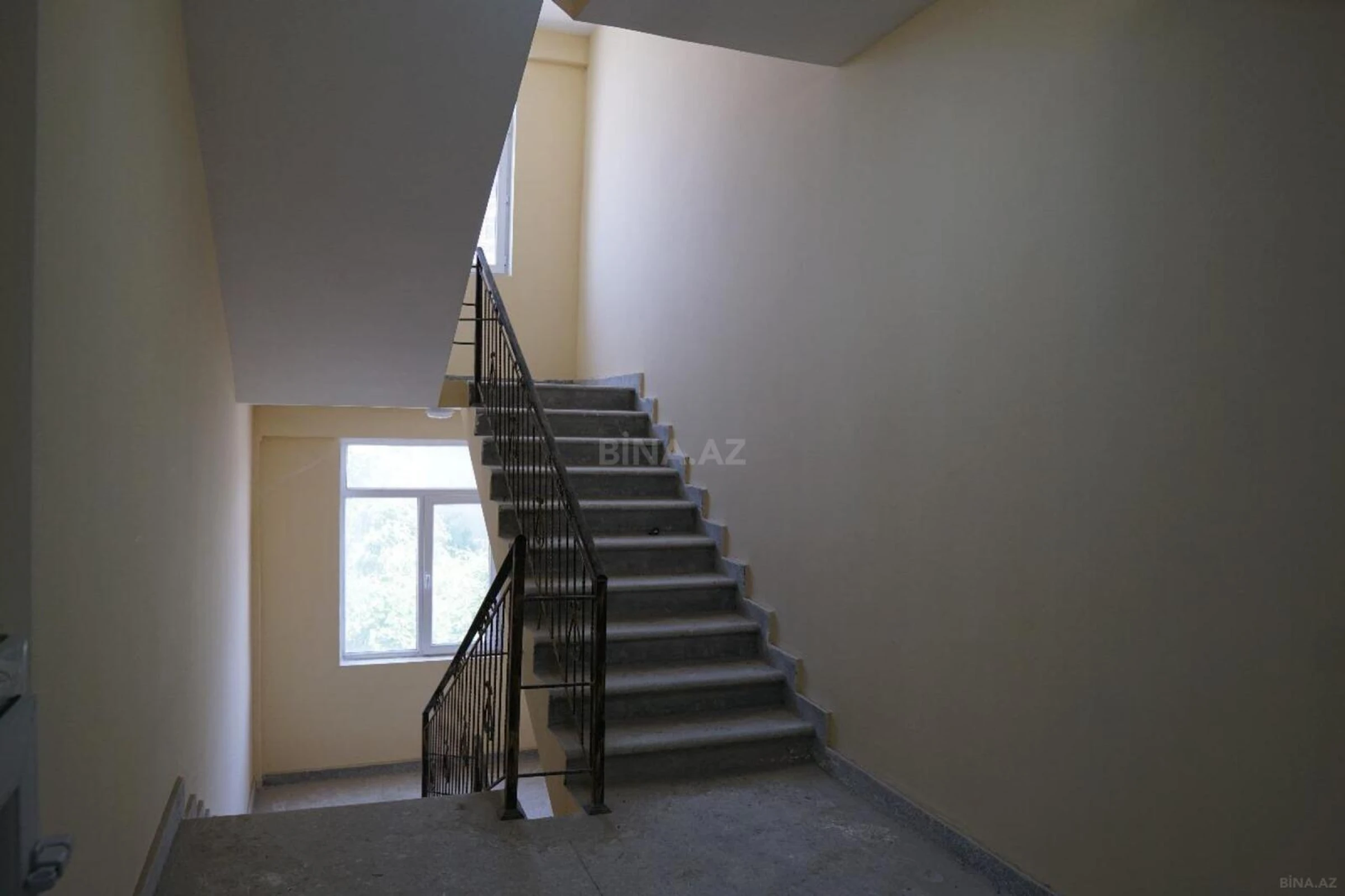 Satılır 1 otaqlı mənzil 40.6 m²