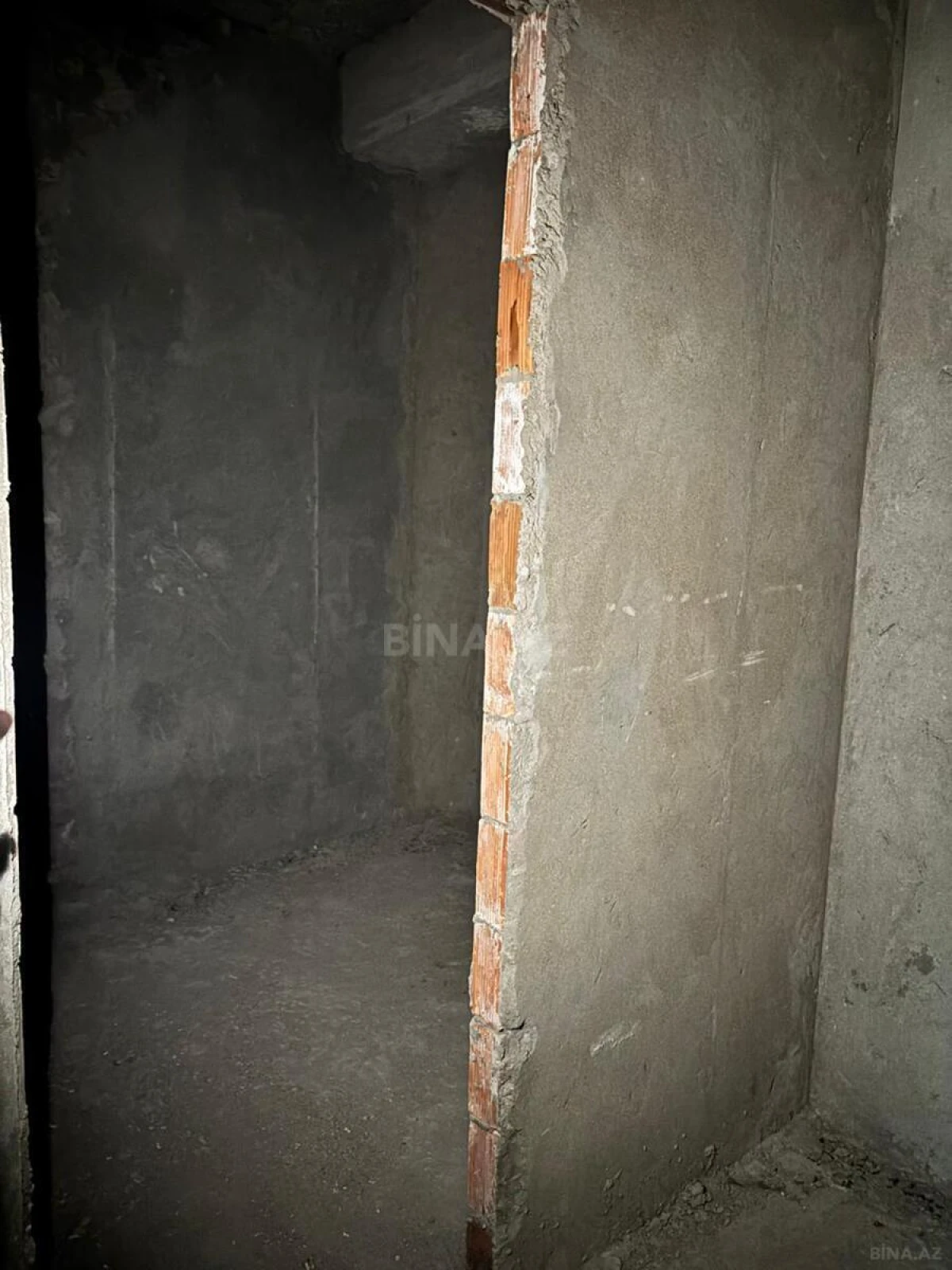 Satılır 4 otaqlı mənzil 228 m²