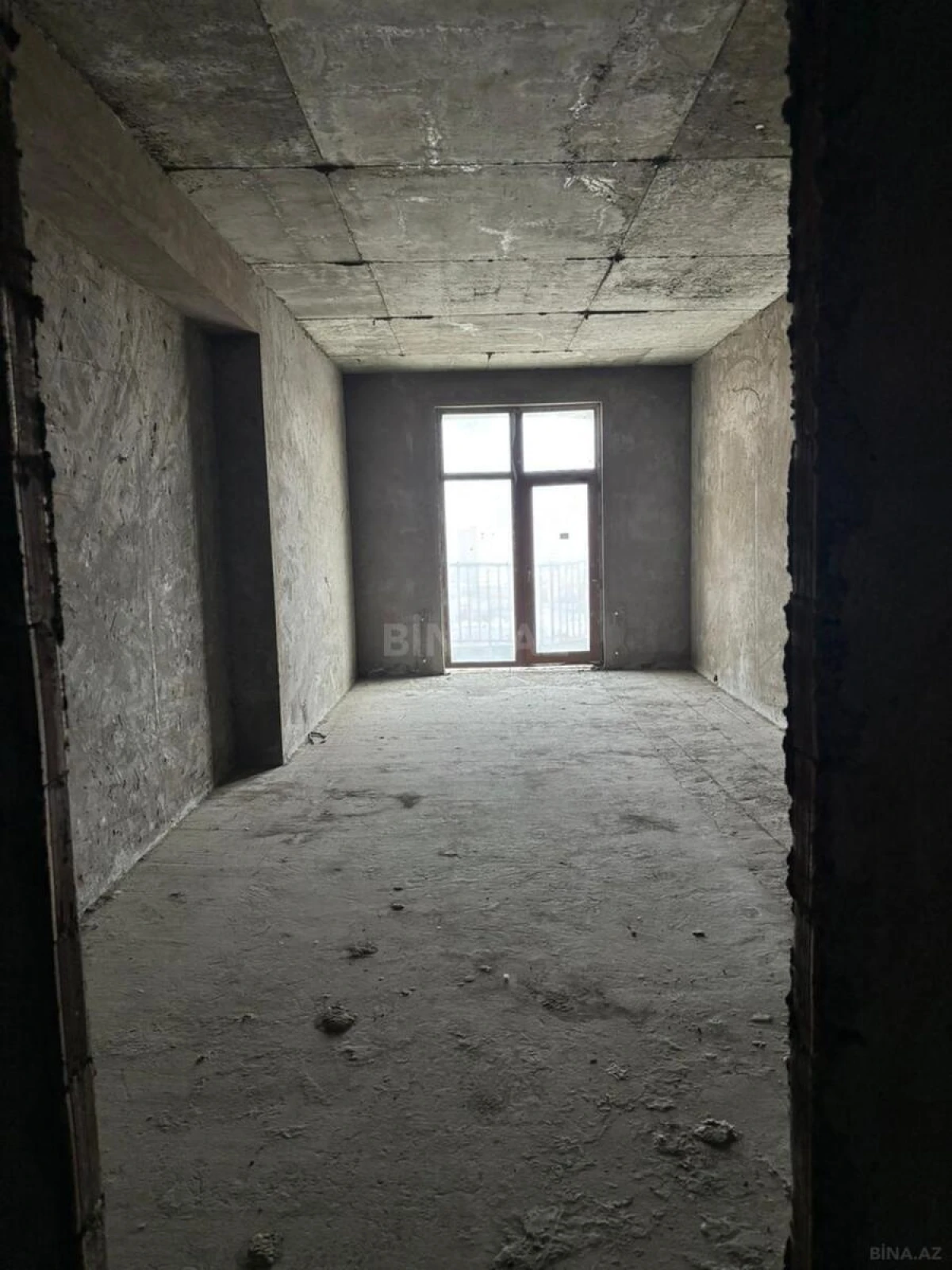 Satılır 4 otaqlı mənzil 228 m²