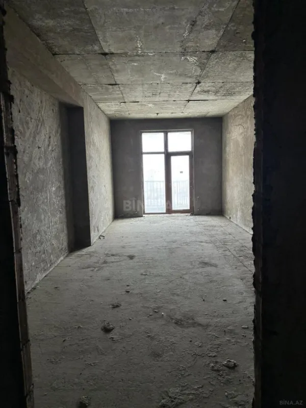 Satılır 4 otaqlı mənzil 228 m²