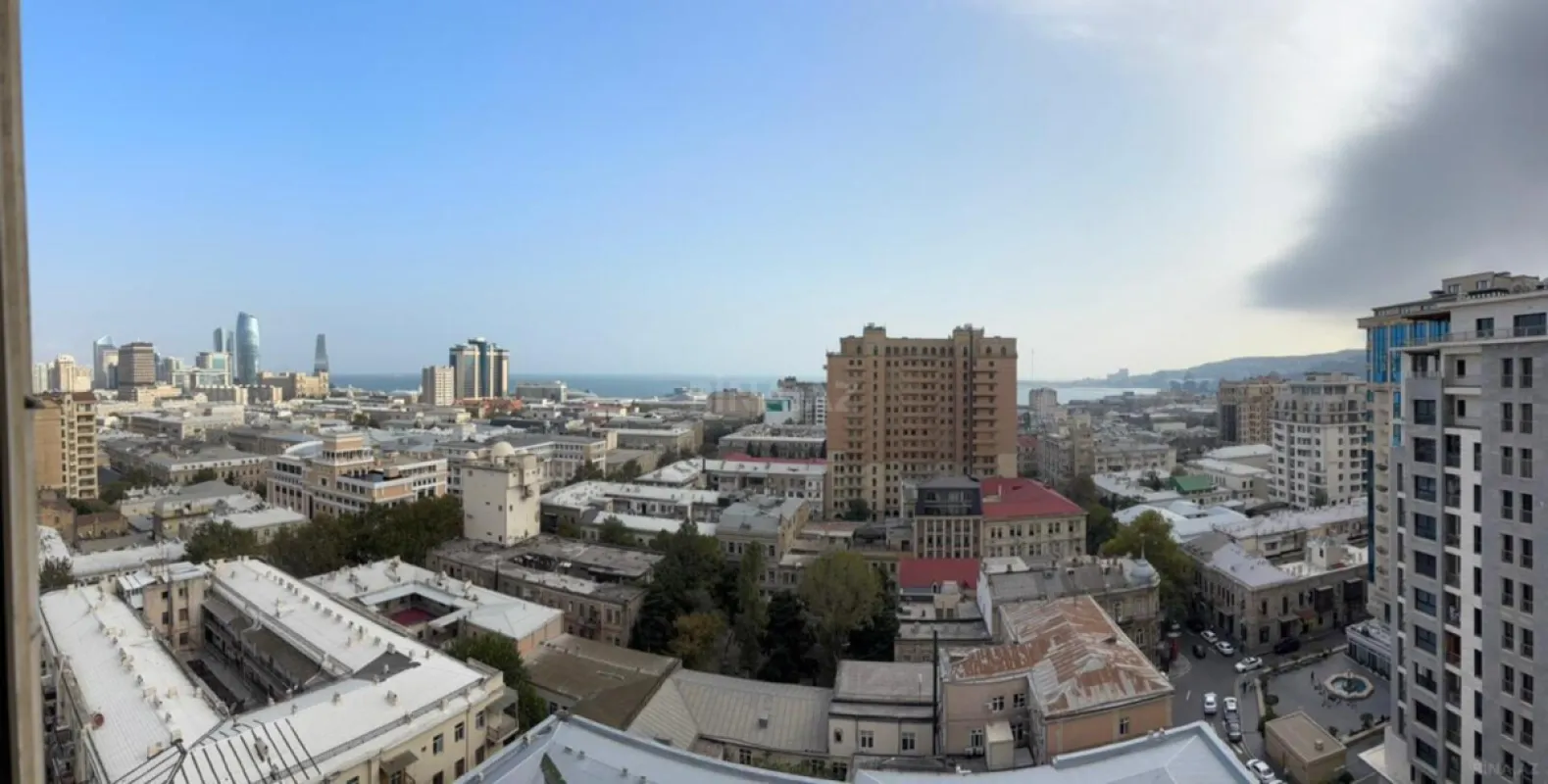 Satılır 4 otaqlı mənzil 228 m²