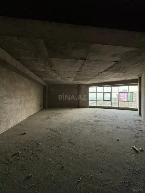 Satılır 4 otaqlı mənzil 228 m²