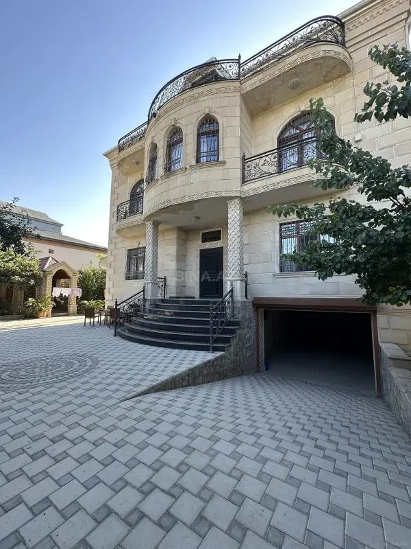 Satılır 6 otaqlı həyət evi 400 m²