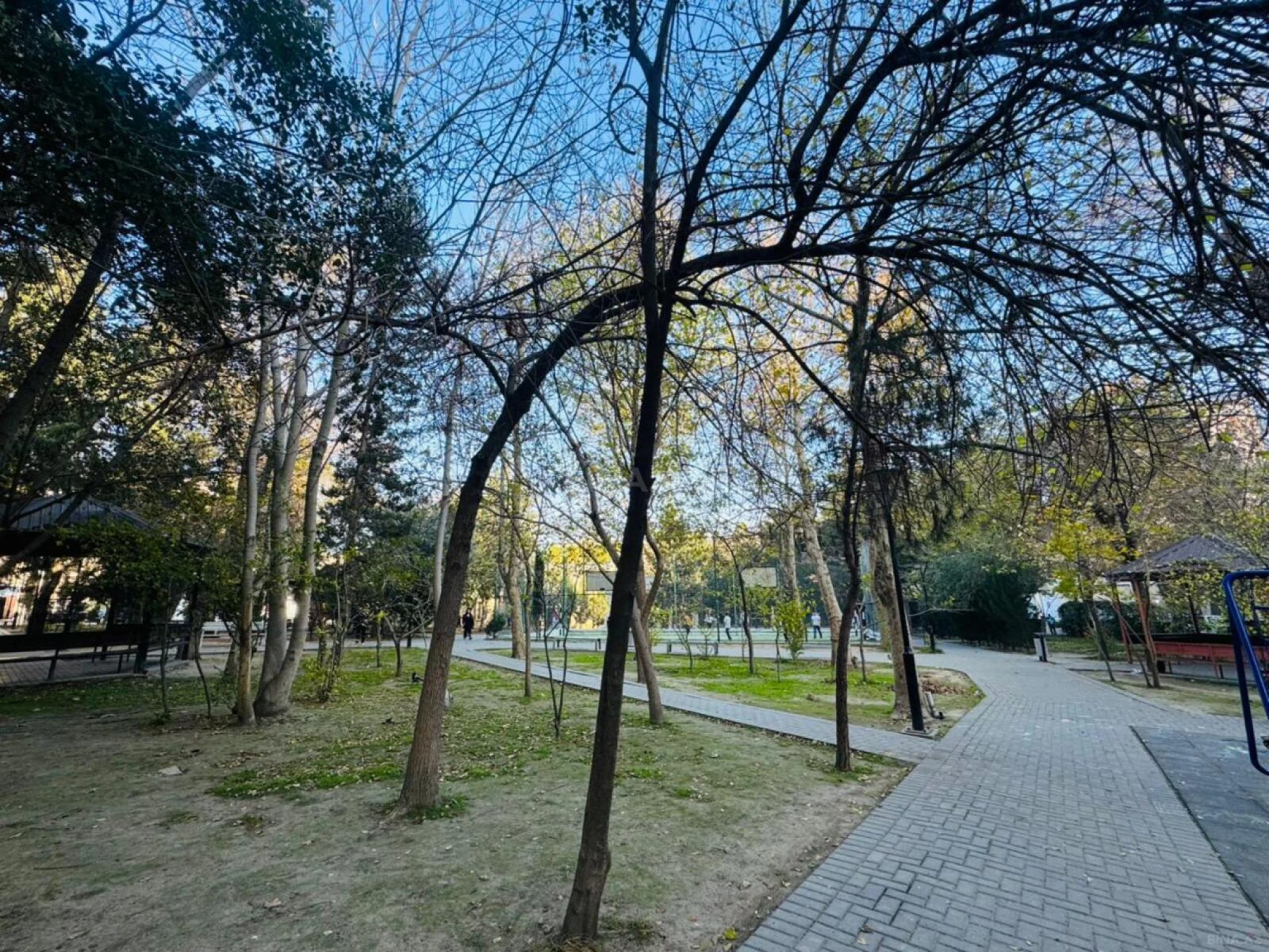 Satılır 2 otaqlı mənzil 70 m²