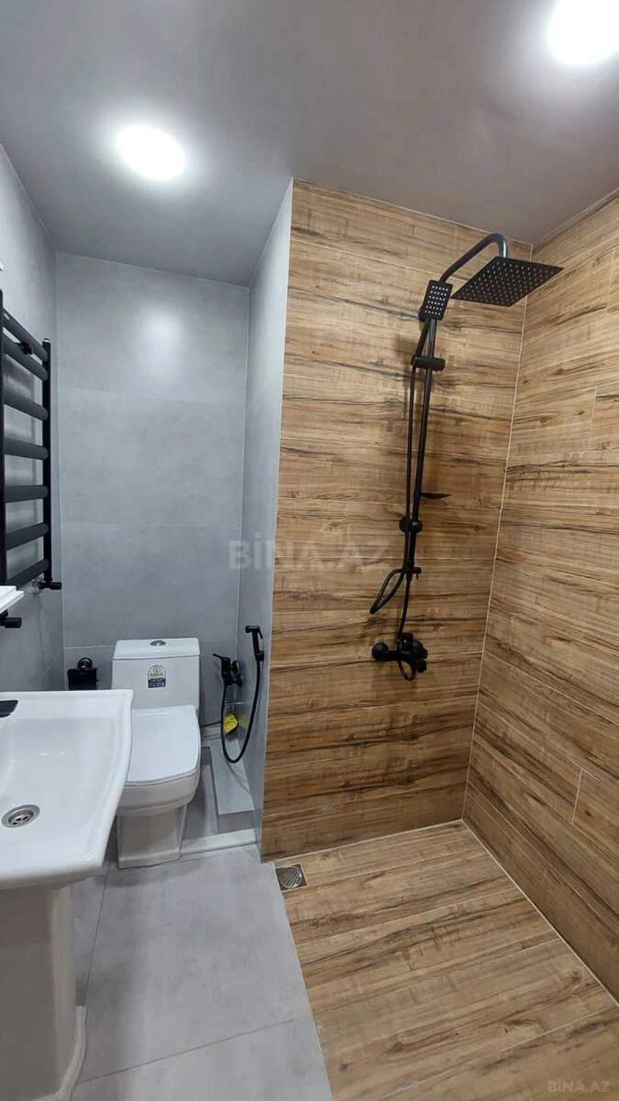 Satılır 2 otaqlı mənzil 70 m²