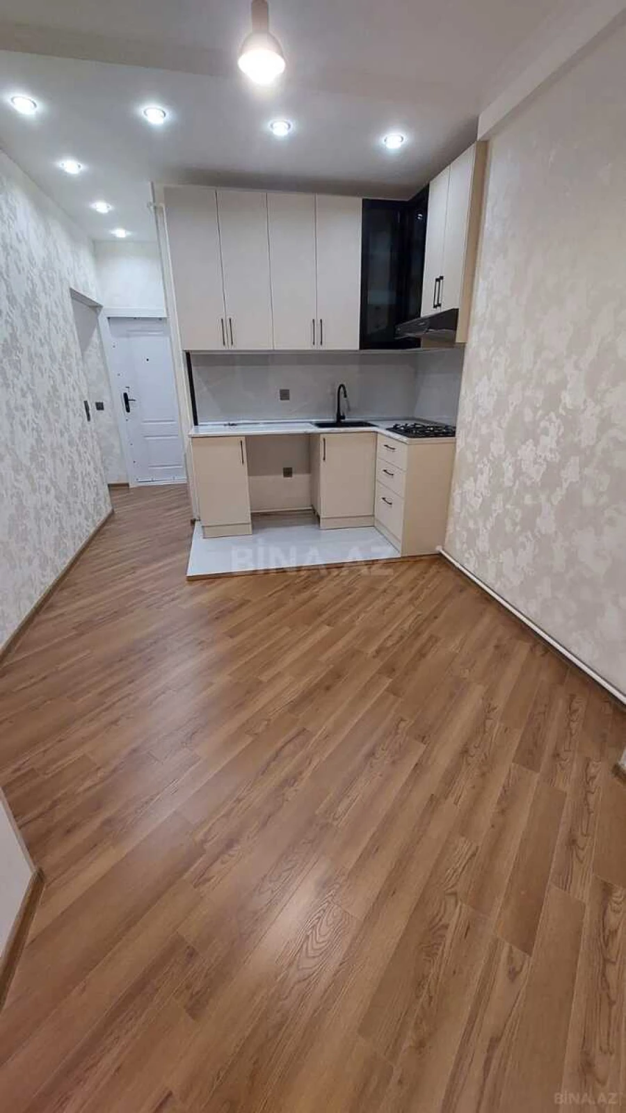 Satılır 2 otaqlı mənzil 70 m²