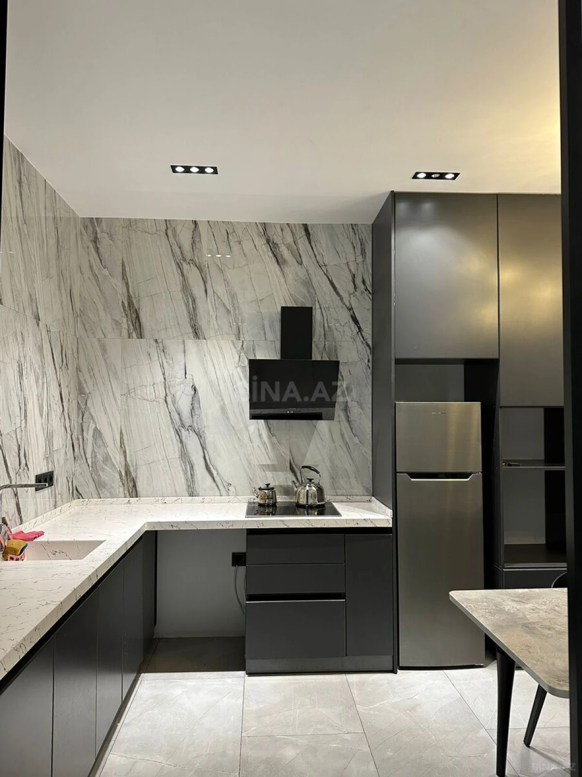 Kirayə verilir 4 otaqlı həyət evi 360 m²