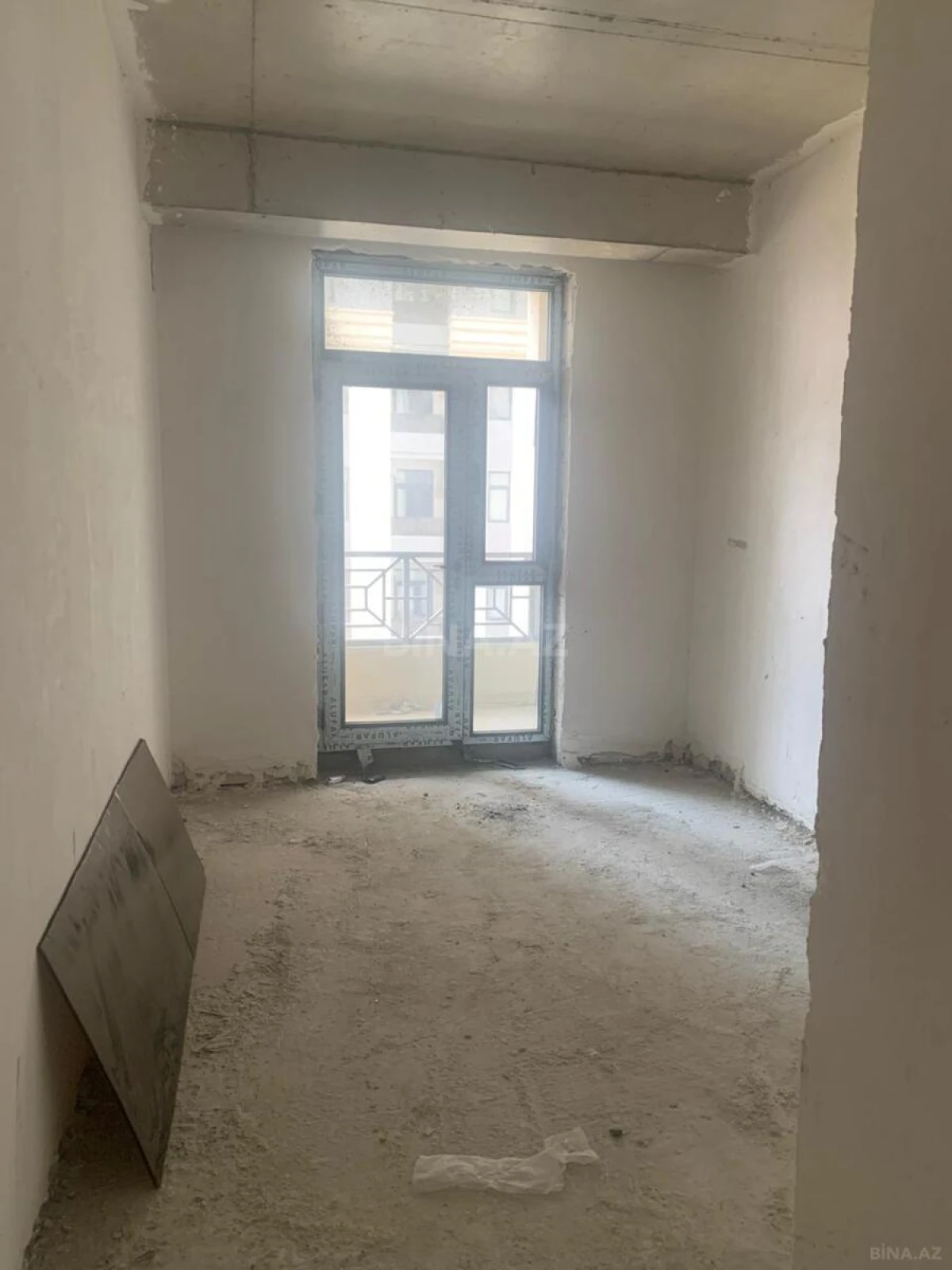 Satılır 3 otaqlı mənzil 139.8 m²
