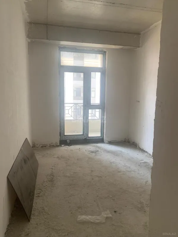 Satılır 3 otaqlı mənzil 139.8 m²