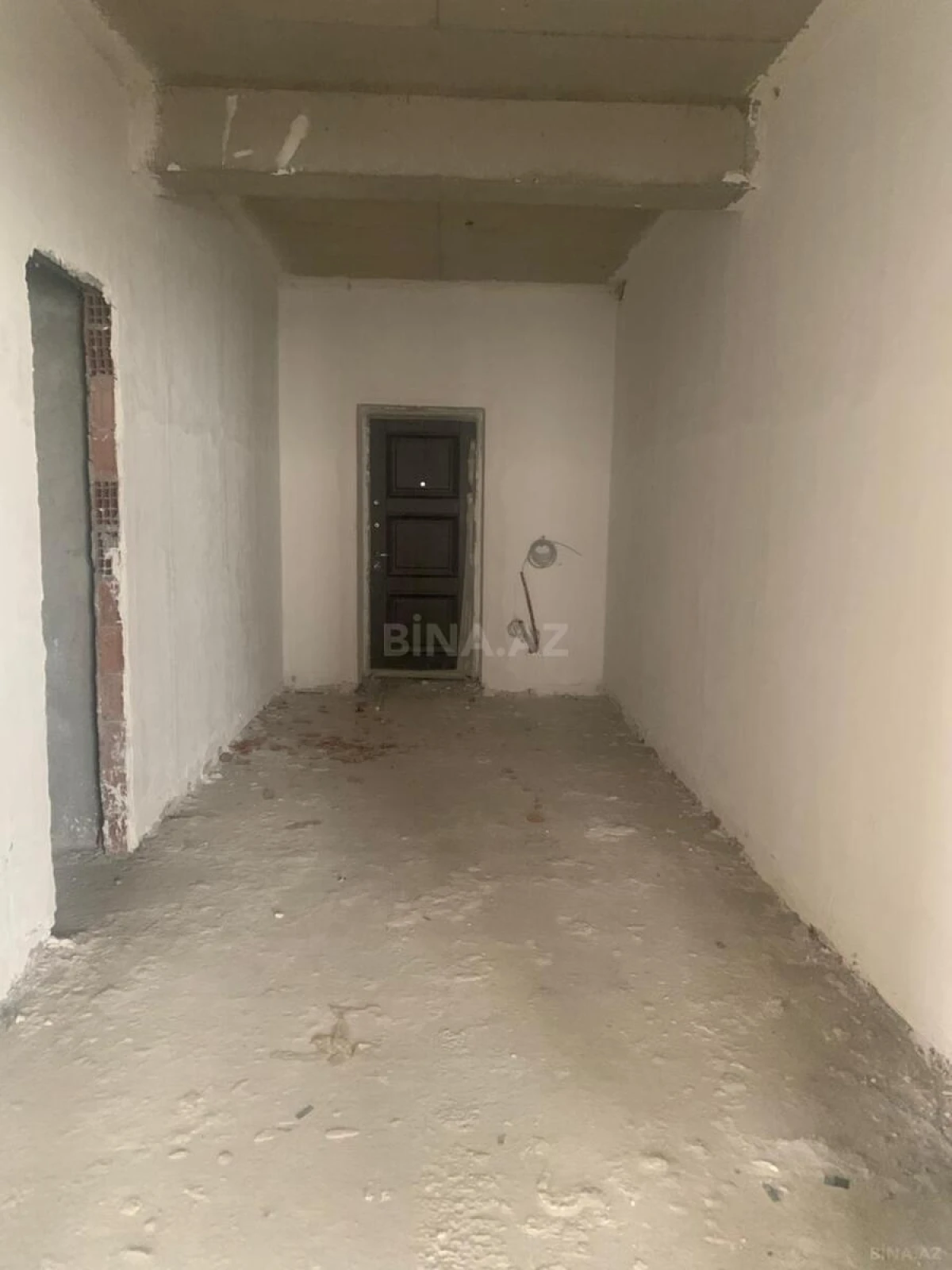 Satılır 3 otaqlı mənzil 139.8 m²