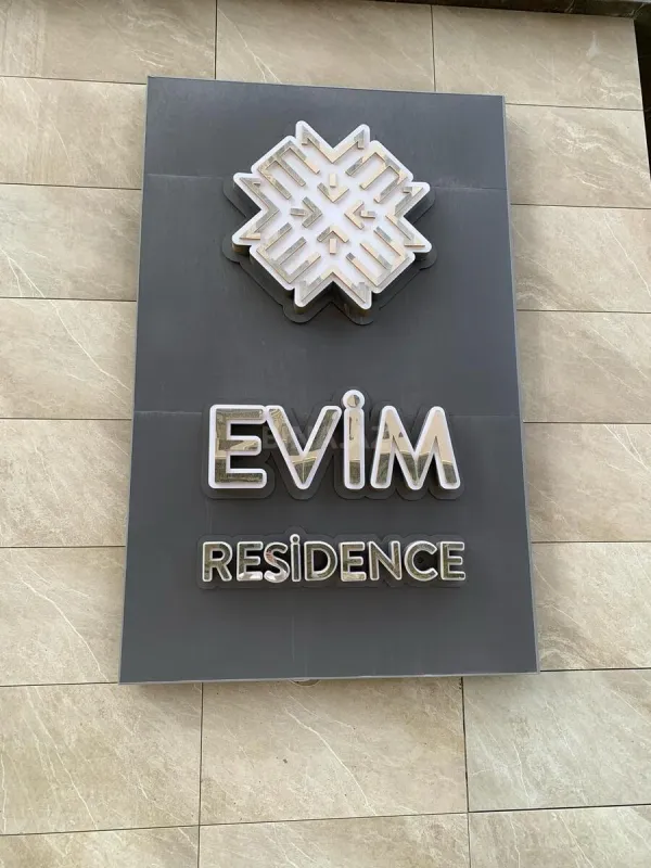 Satılır 3 otaqlı mənzil 139.8 m²