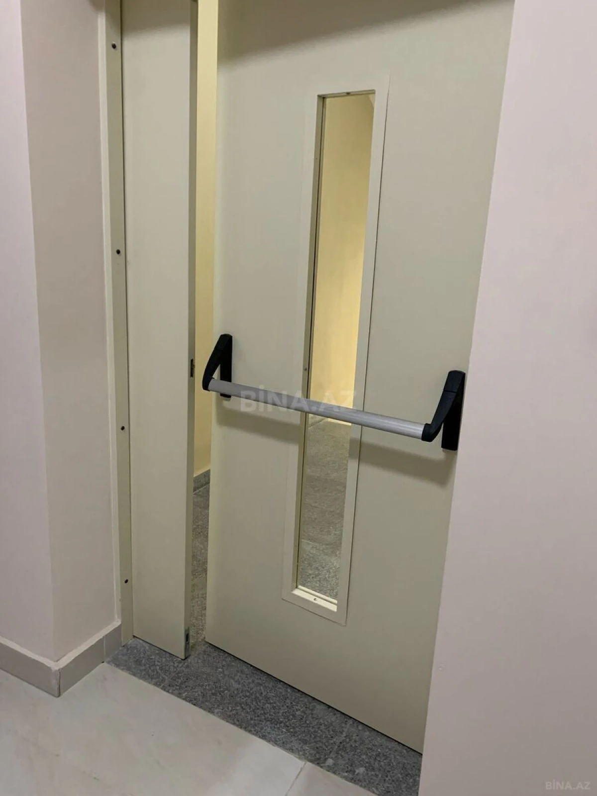 Satılır 3 otaqlı mənzil 139.8 m²