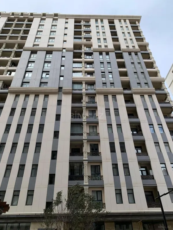 Satılır 3 otaqlı mənzil 139.8 m²