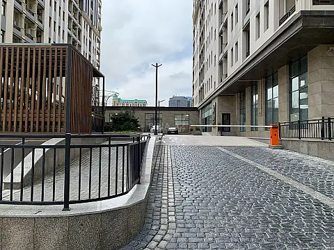 Satılır 3 otaqlı mənzil 139.8 m²