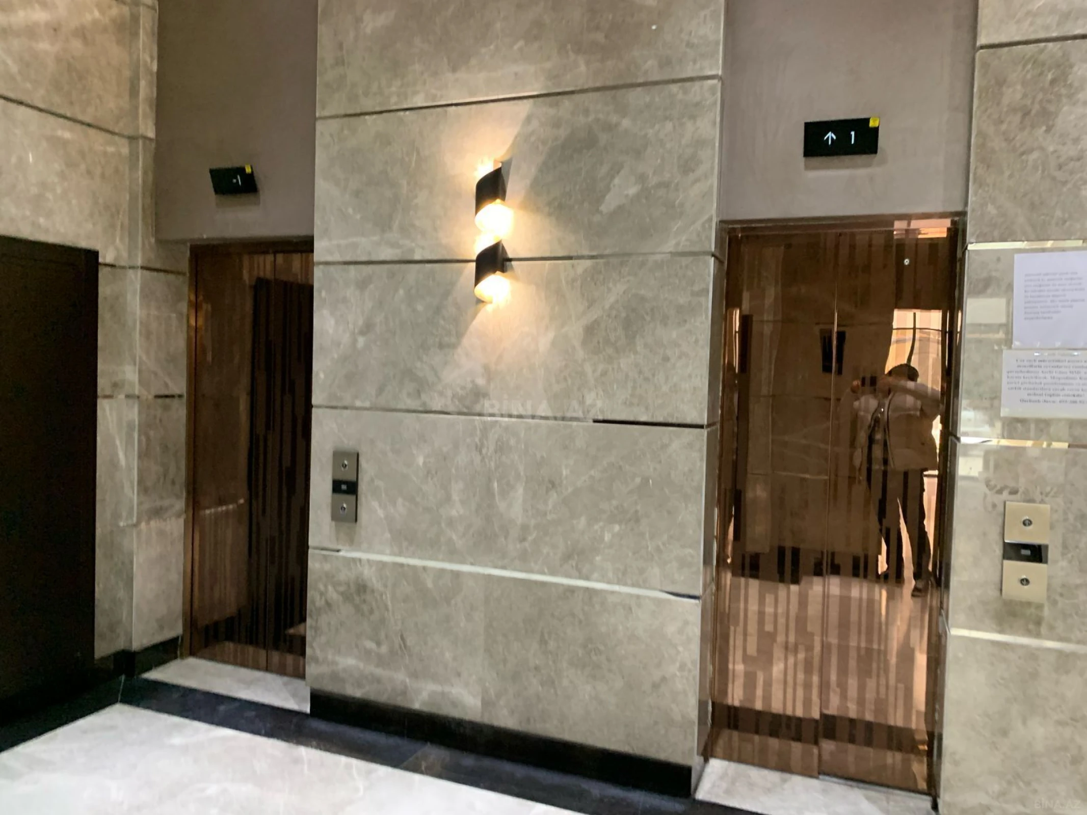 Satılır 3 otaqlı mənzil 139.8 m²