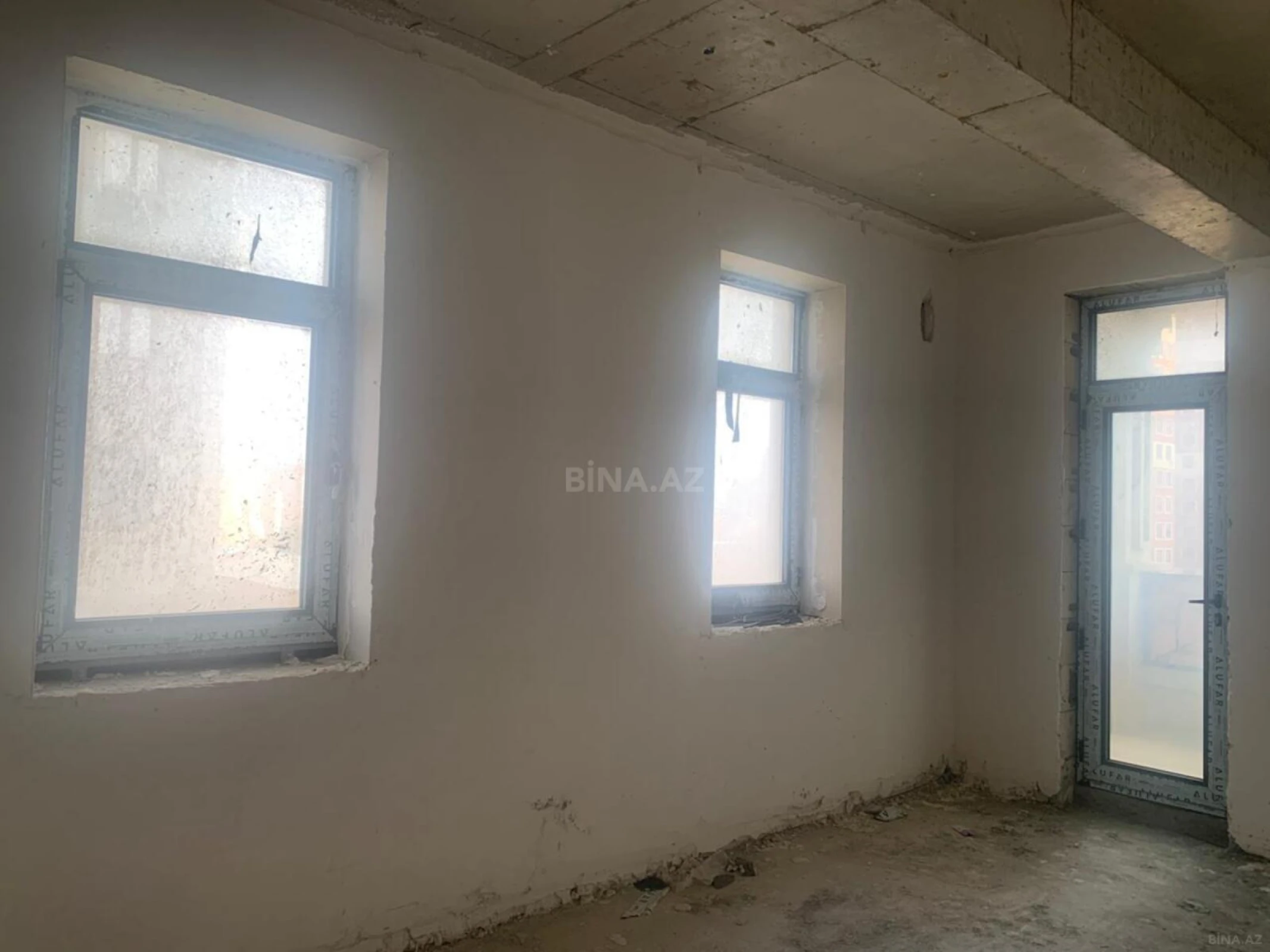 Satılır 3 otaqlı mənzil 139.8 m²