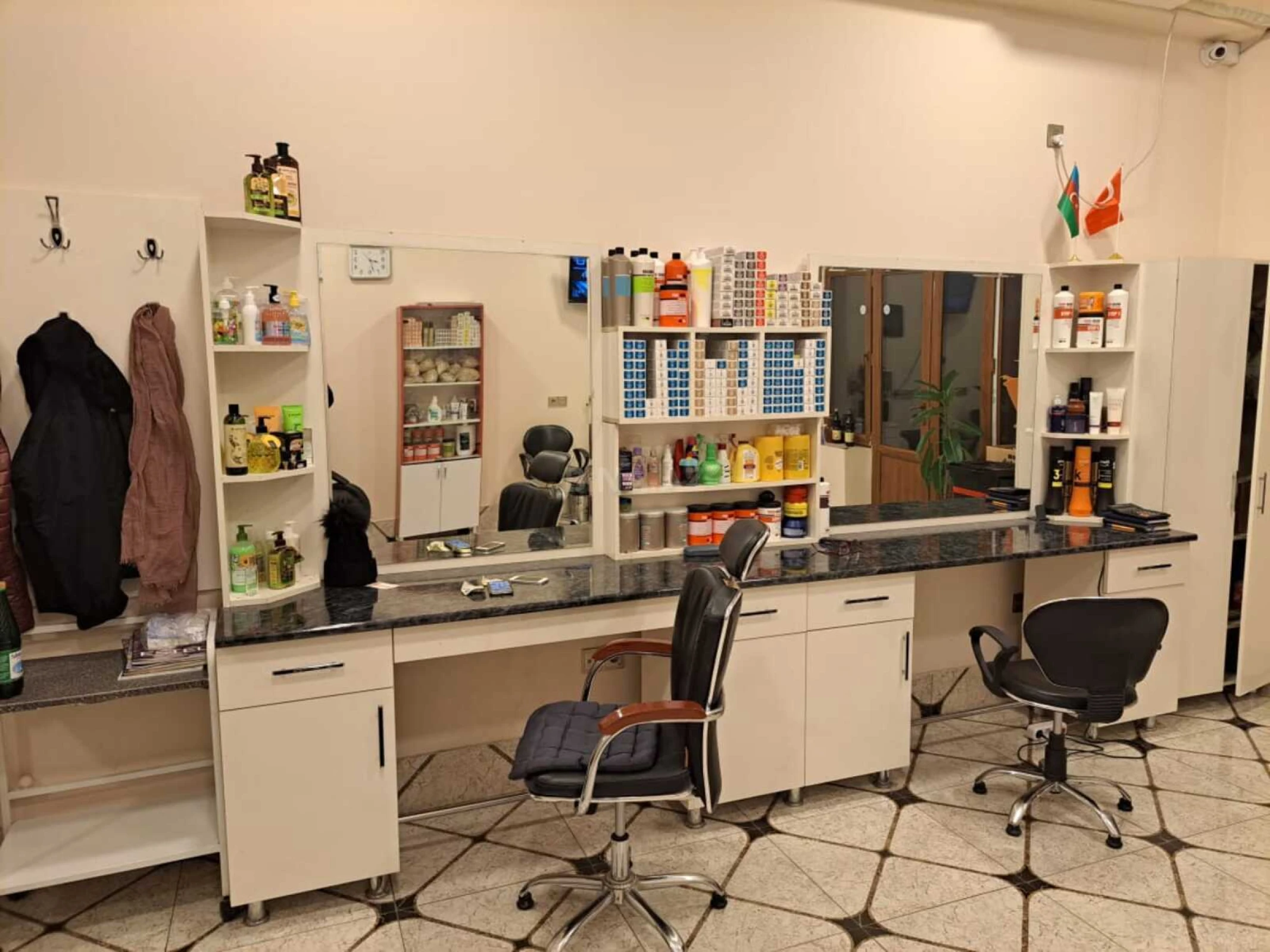 Satılır obyekt 48 m²