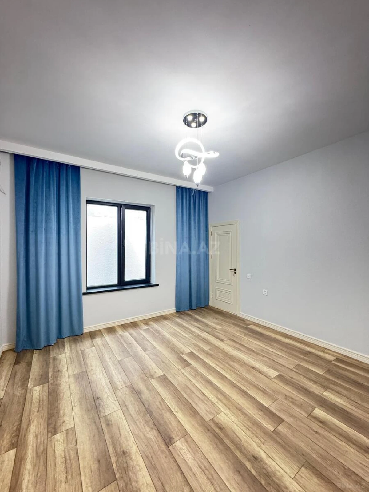 Satılır 4 otaqlı həyət evi 160 m²