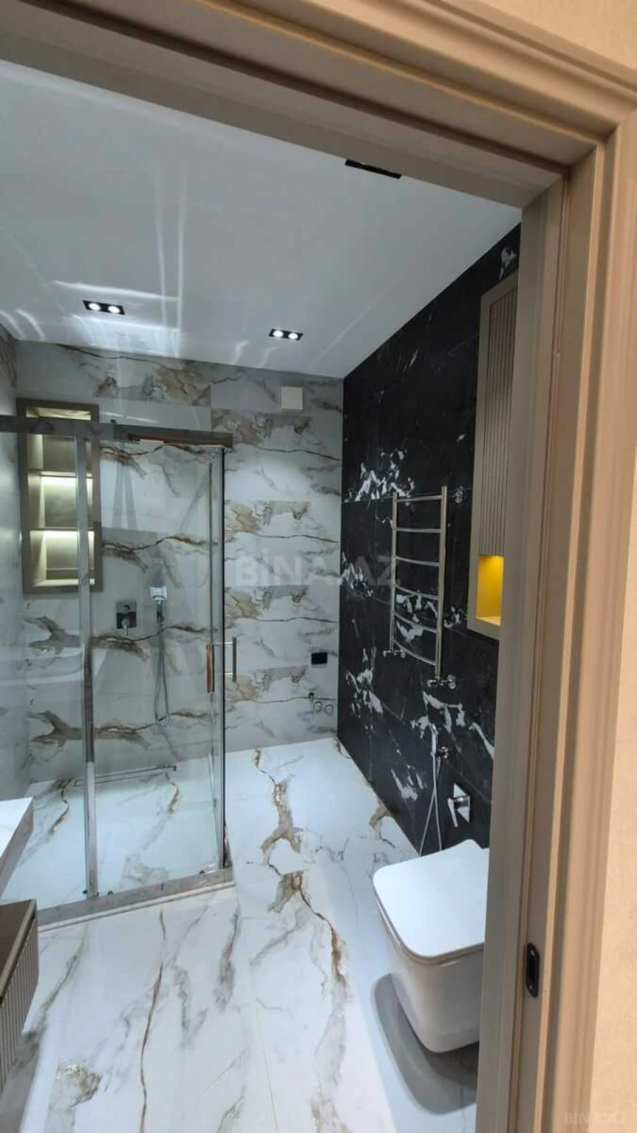 Satılır 2 otaqlı mənzil 70 m²