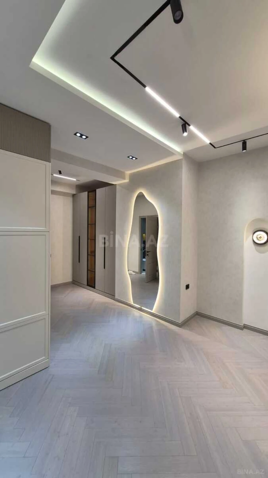 Satılır 2 otaqlı mənzil 70 m²