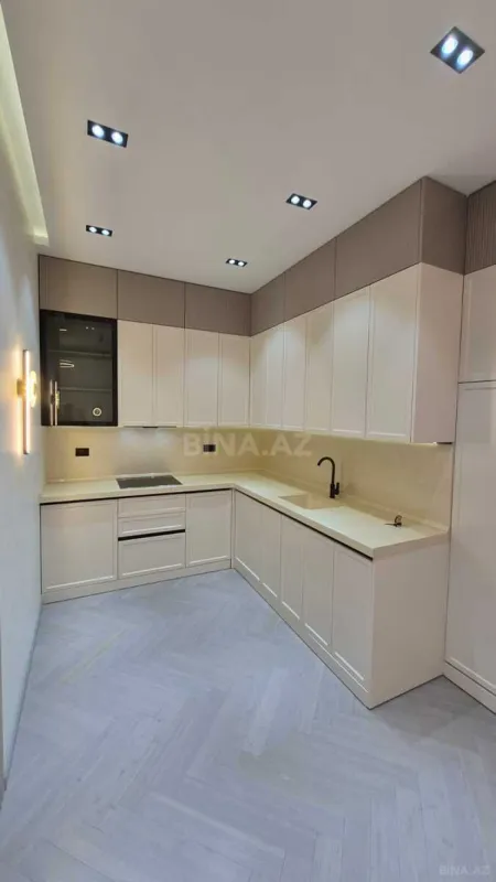Satılır 2 otaqlı mənzil 70 m²