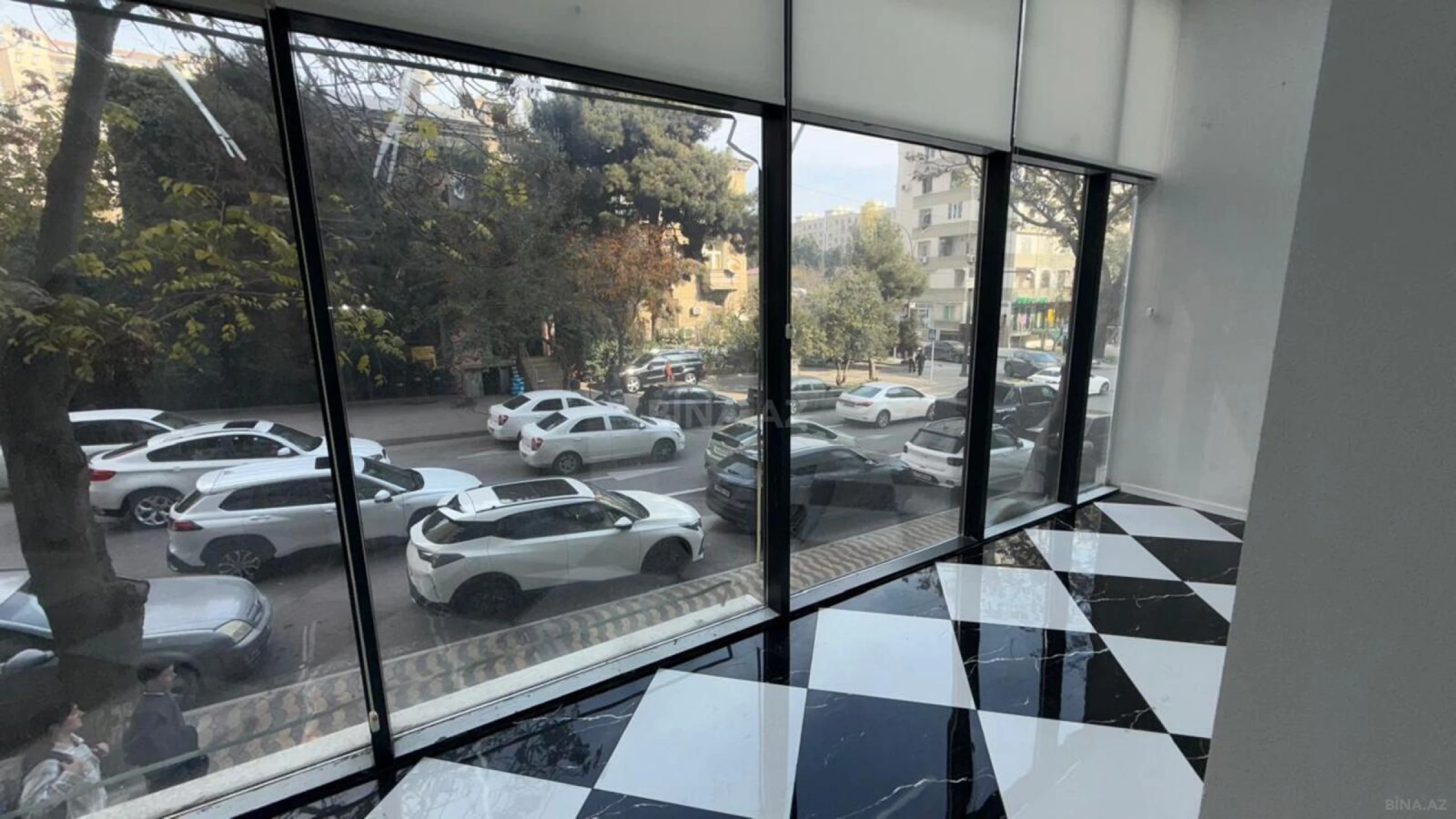 Kirayə verilir obyekt 90 m²