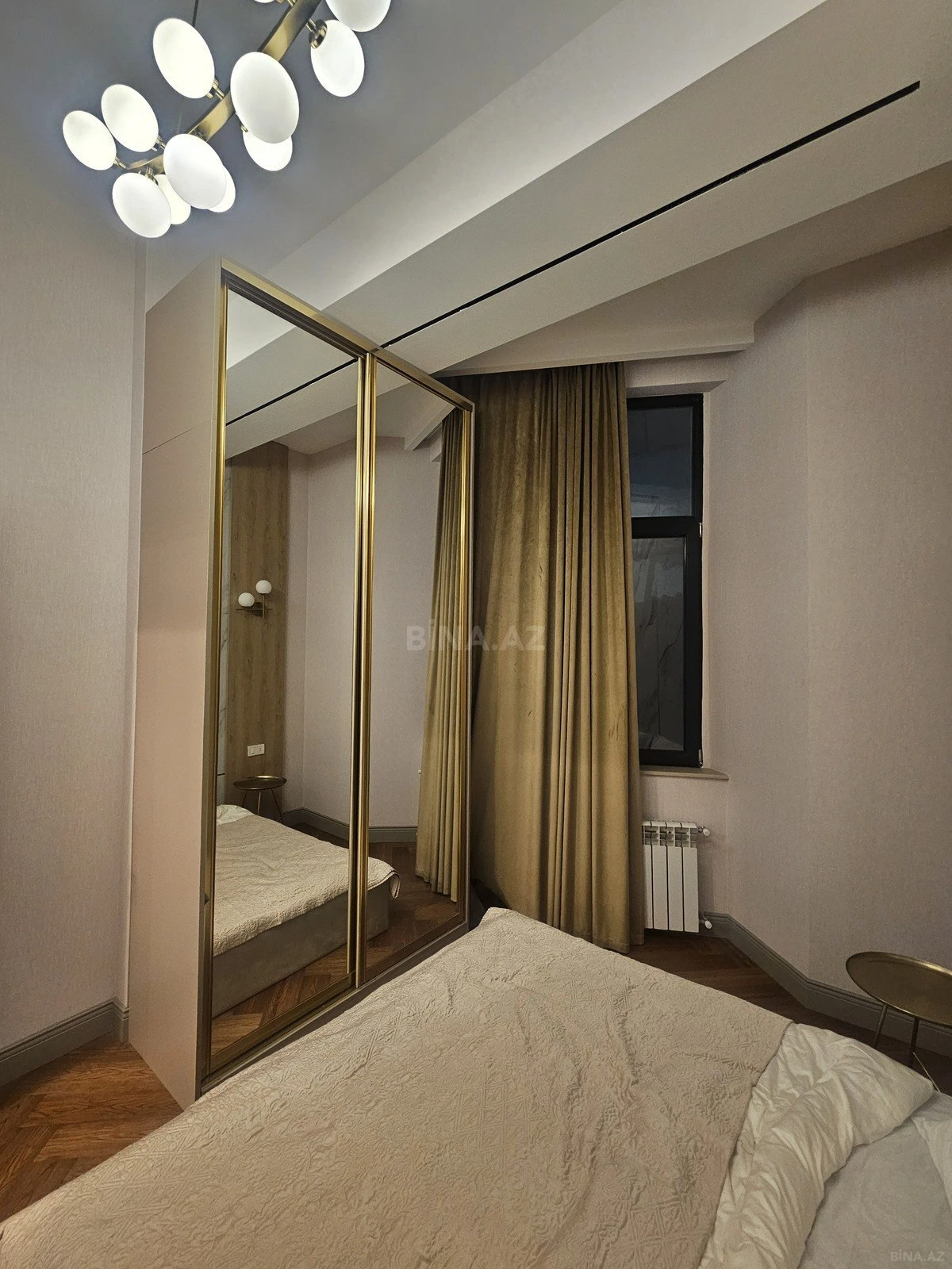 Satılır 3 otaqlı mənzil 116 m²