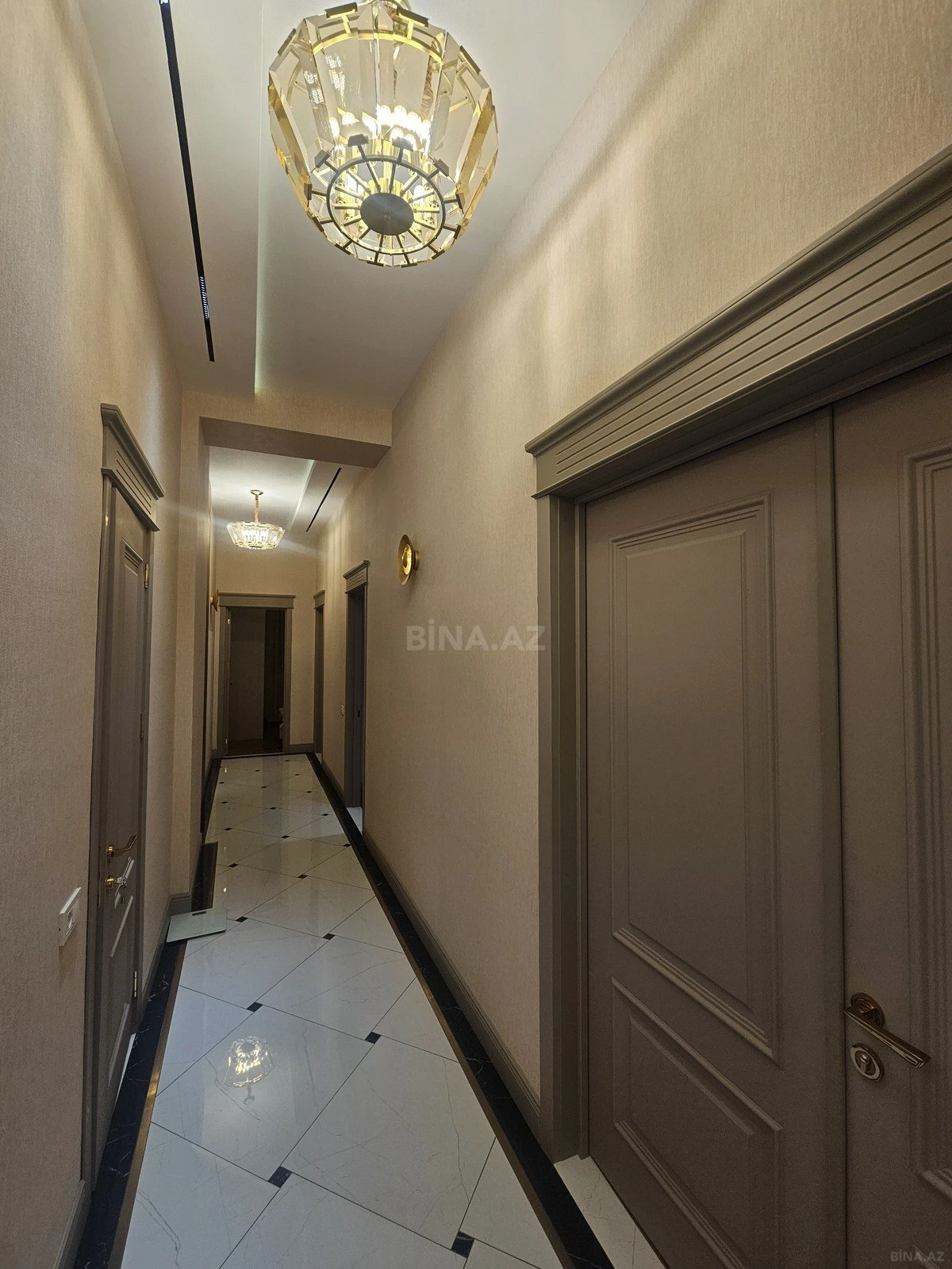 Satılır 3 otaqlı mənzil 116 m²