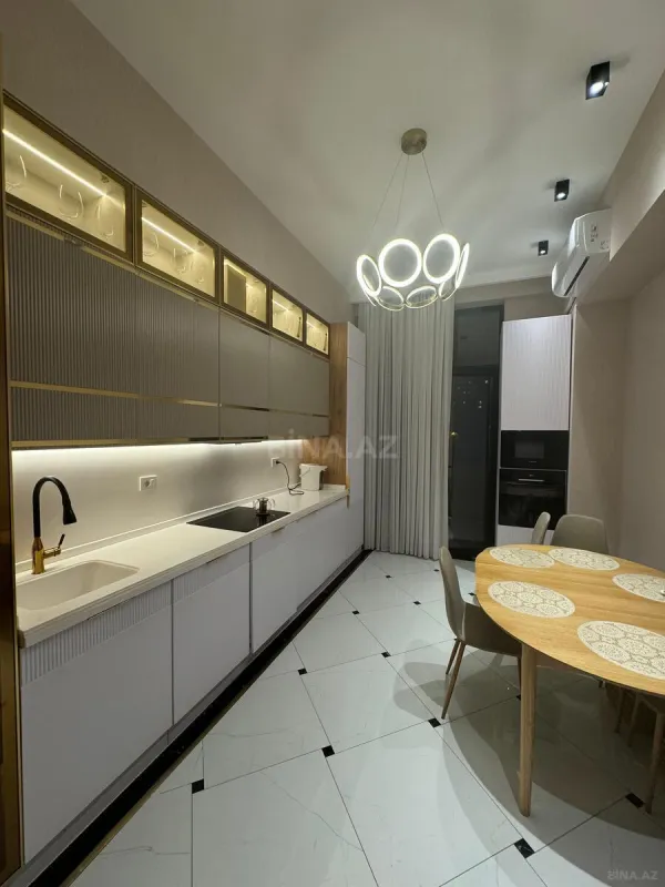 Satılır 3 otaqlı mənzil 116 m²