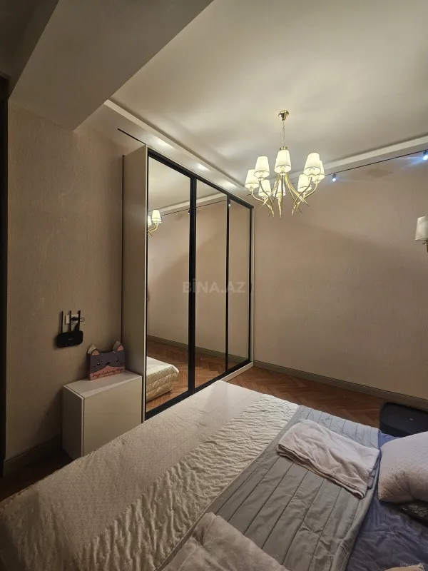Satılır 3 otaqlı mənzil 116 m²