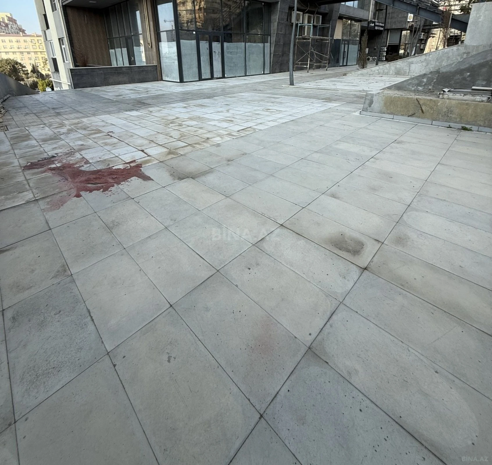 Satılır obyekt 175 m²