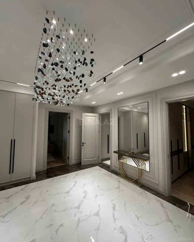 Kirayə verilir 3 otaqlı mənzil 122 m²