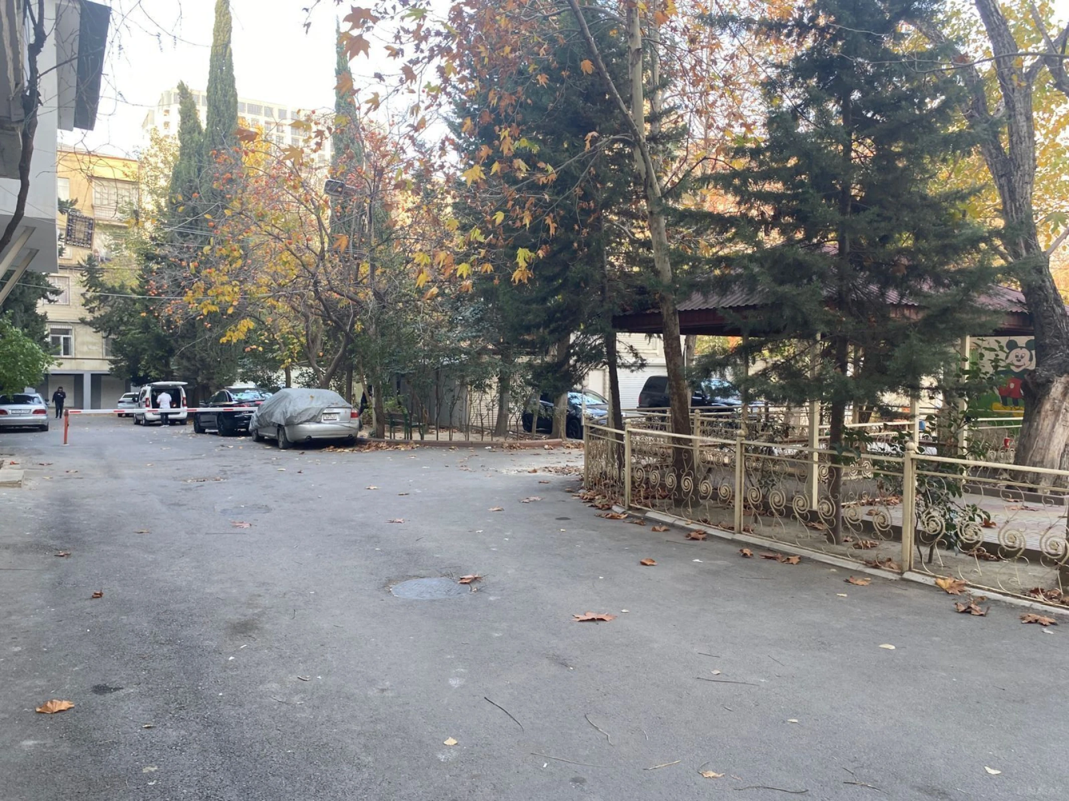 Satılır 4 otaqlı mənzil 100 m²