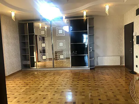 Kirayə verilir 4 otaqlı mənzil 217 m²