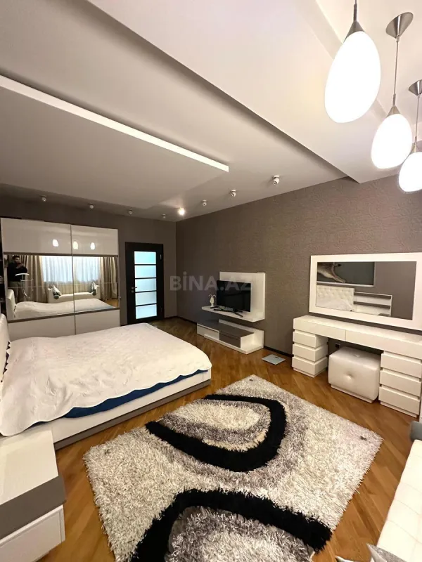 Satılır 3 otaqlı mənzil 170 m²