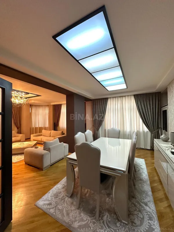 Satılır 3 otaqlı mənzil 170 m²