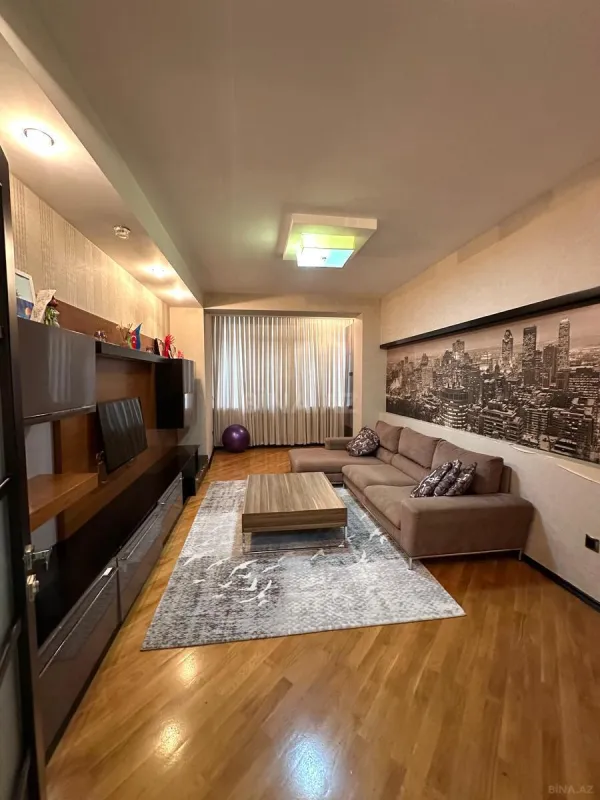 Satılır 3 otaqlı mənzil 170 m²