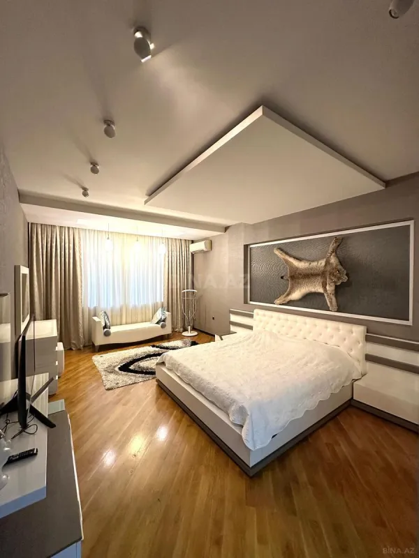 Satılır 3 otaqlı mənzil 170 m²