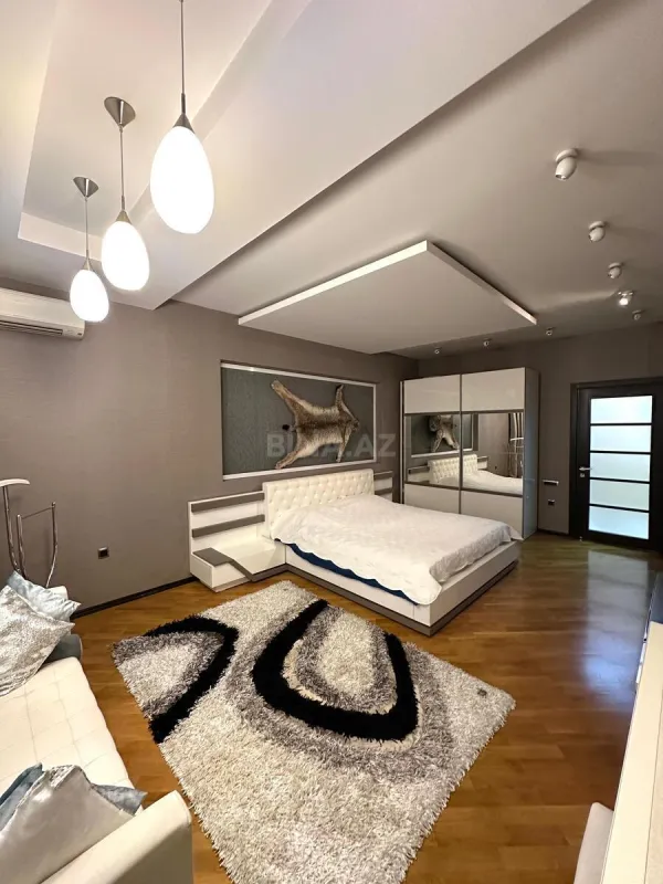 Satılır 3 otaqlı mənzil 170 m²