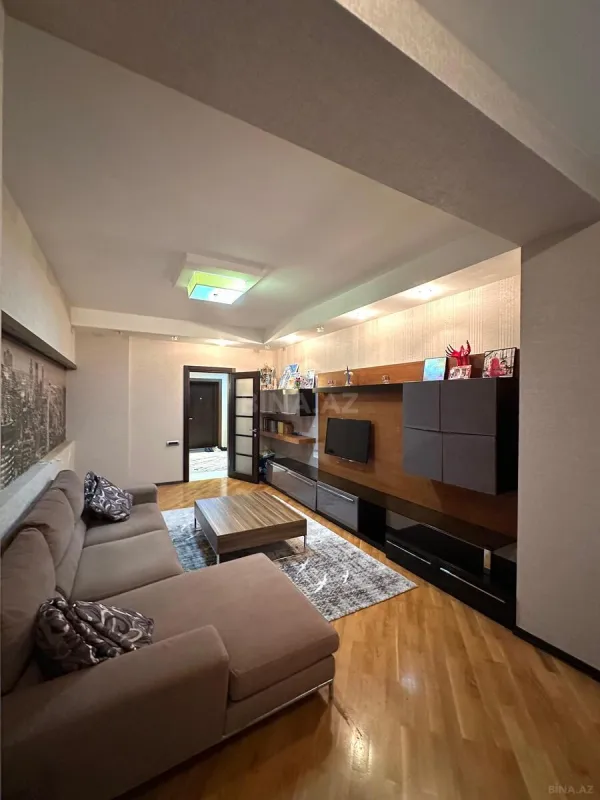 Satılır 3 otaqlı mənzil 170 m²