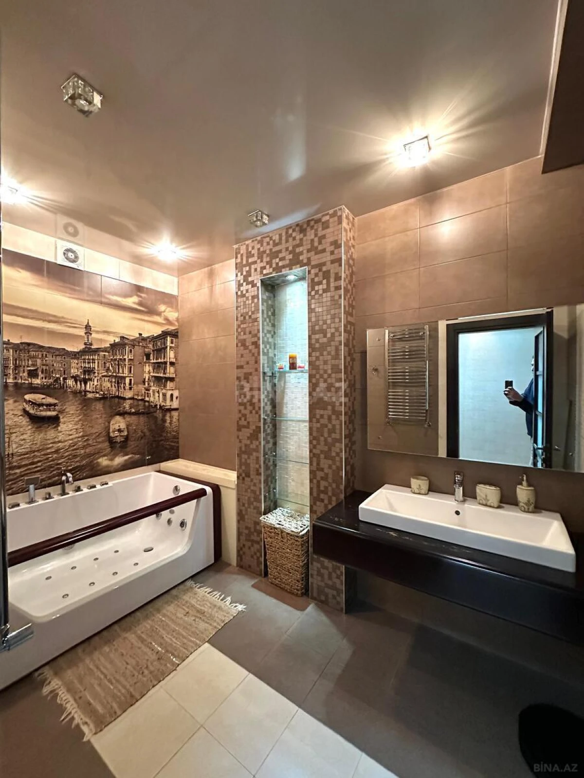 Satılır 3 otaqlı mənzil 170 m²