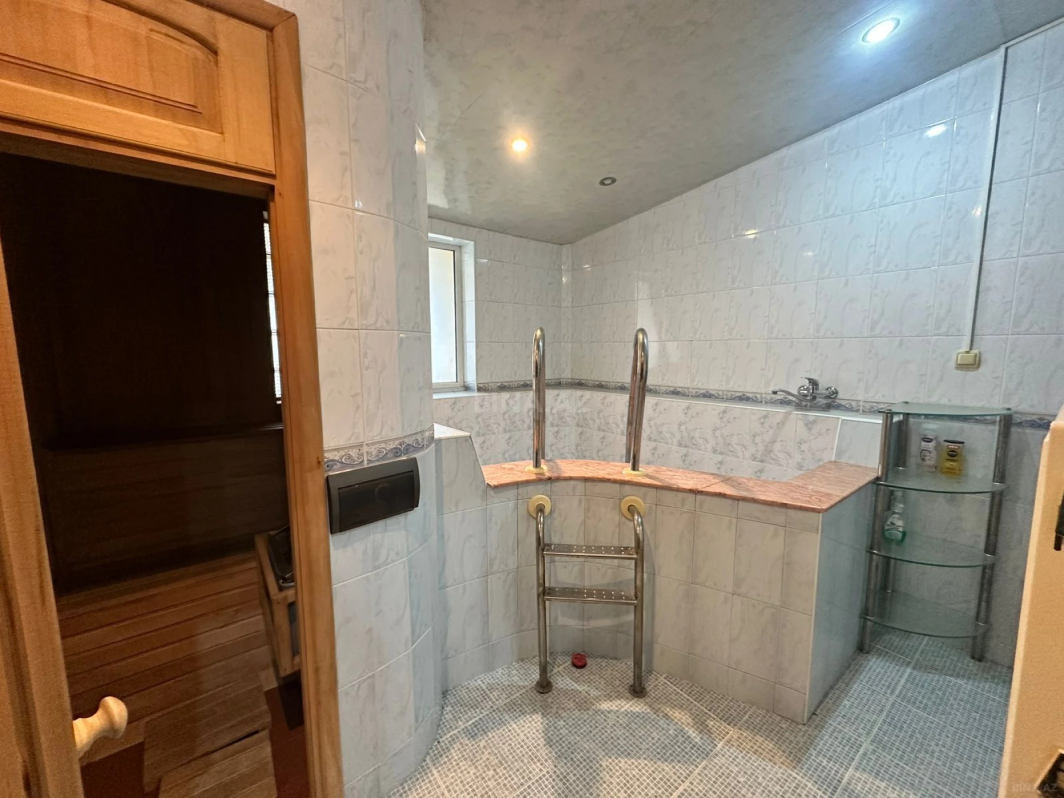 Kirayə verilir 3 otaqlı mənzil 120 m²
