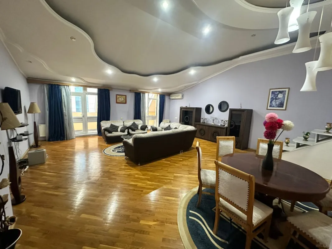 Kirayə verilir 3 otaqlı mənzil 120 m²