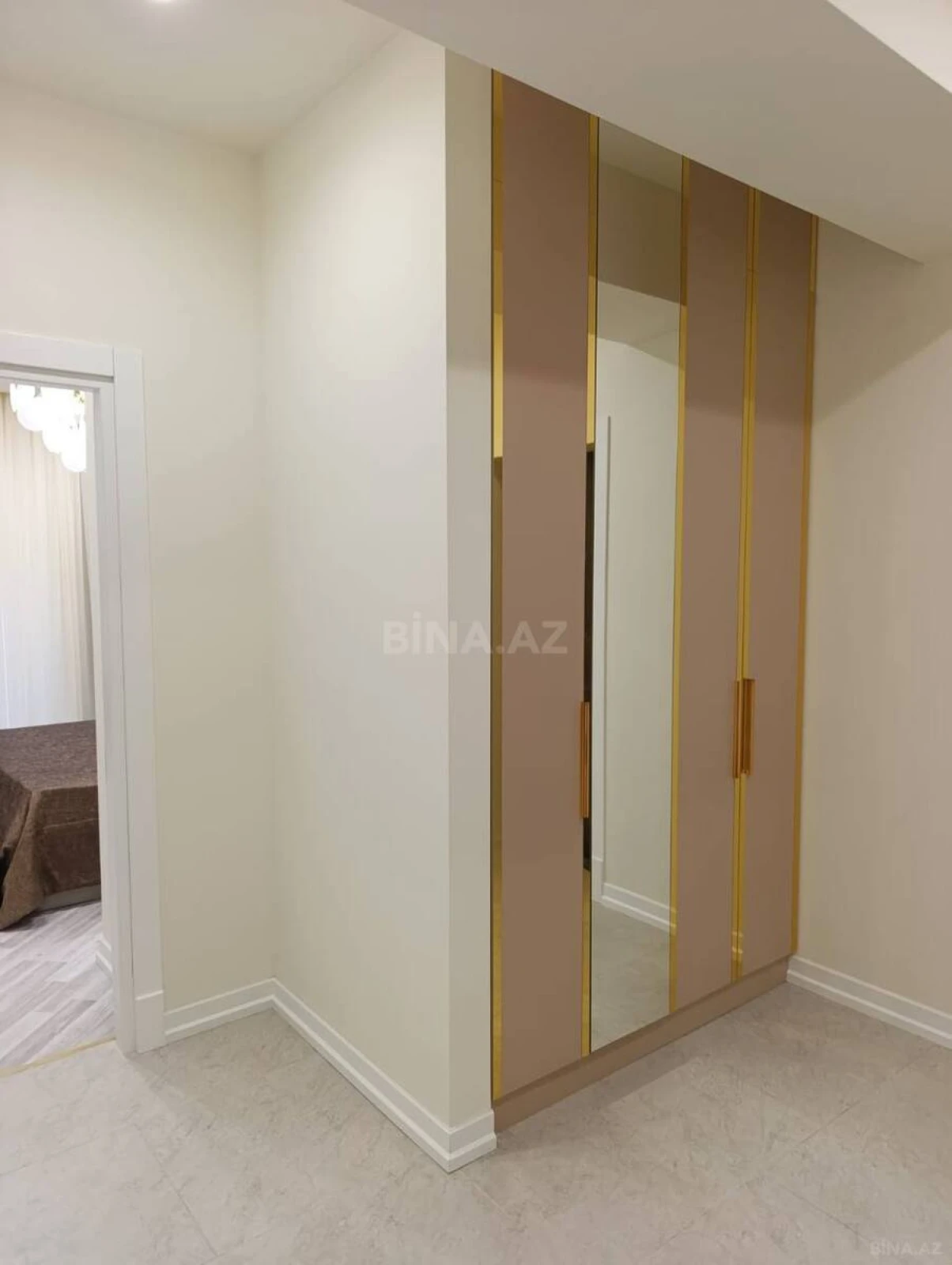 Kirayə verilir 2 otaqlı mənzil 65 m²