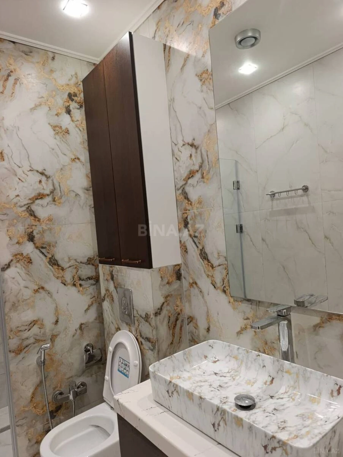 Kirayə verilir 2 otaqlı mənzil 65 m²